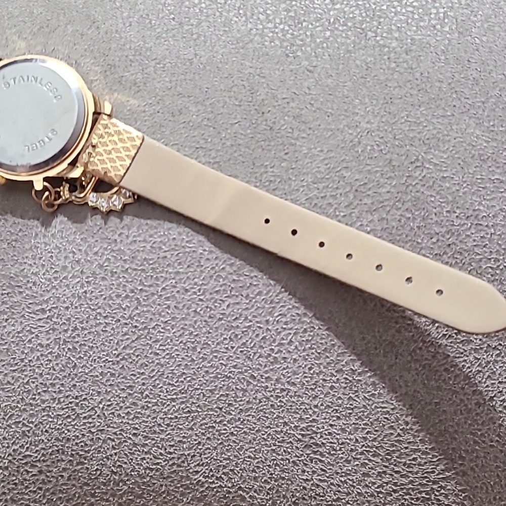 Kim Seng Quartz fashion Watch Gold white bling Dangle charm - Picture 8 of 14